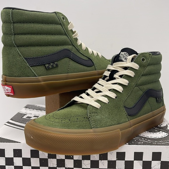 Vans WMNS Skate Sk8-Hi Green/Gum
VN0A5FCC17P
Sneakersers - Picture 7 of 16